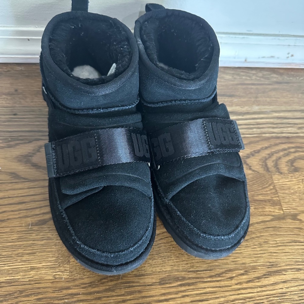 UGG‎ Classic Ultra Mini Hybrid Strap Short Boots in Black Size 9 - Picture 11 of 11